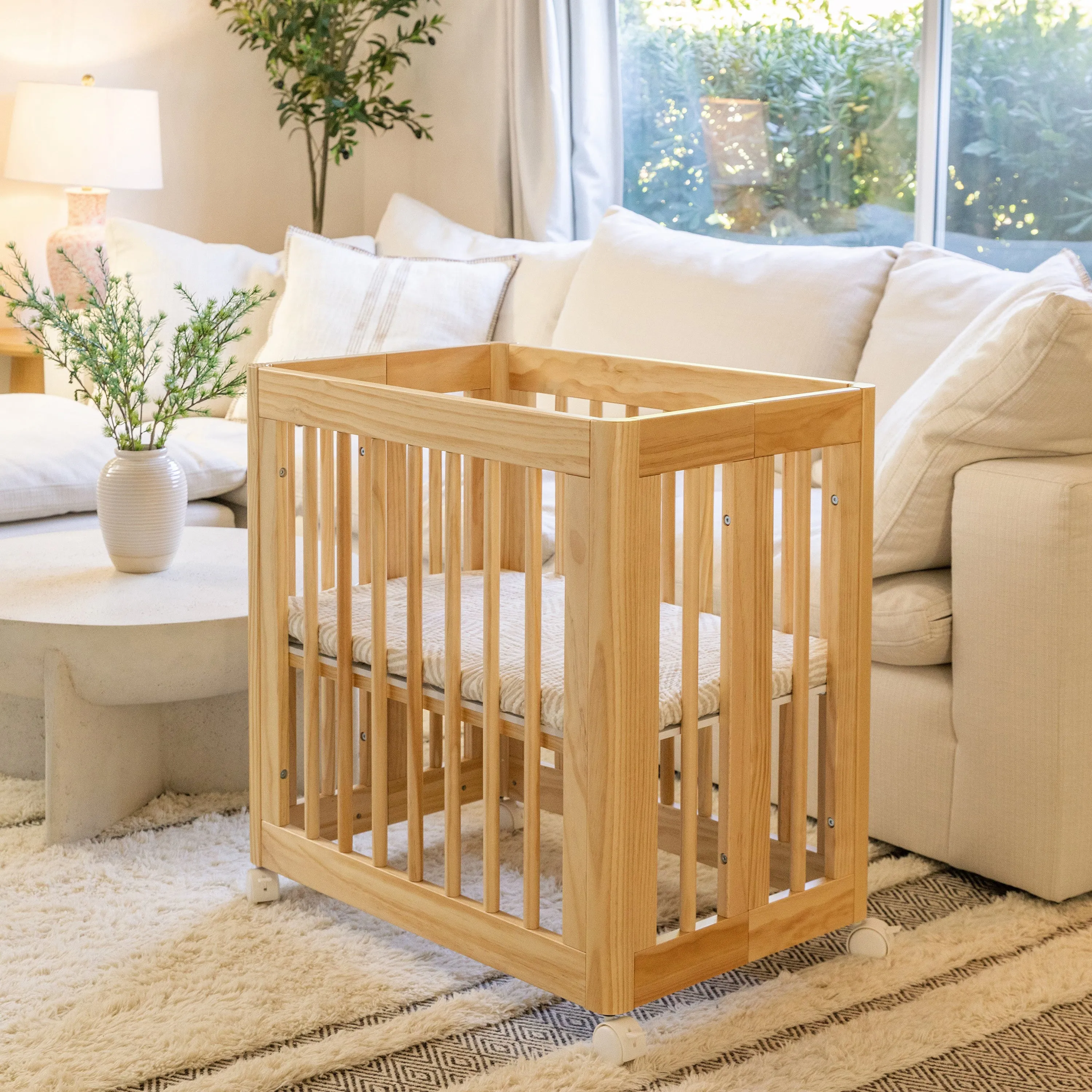 Yuzu 8-in-1 Convertible Crib with All-Stages Conversion Kits